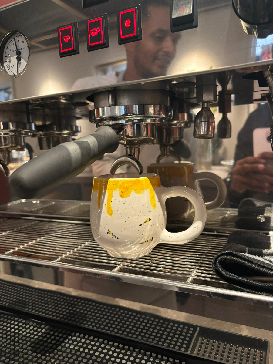 Golden buzz Mug